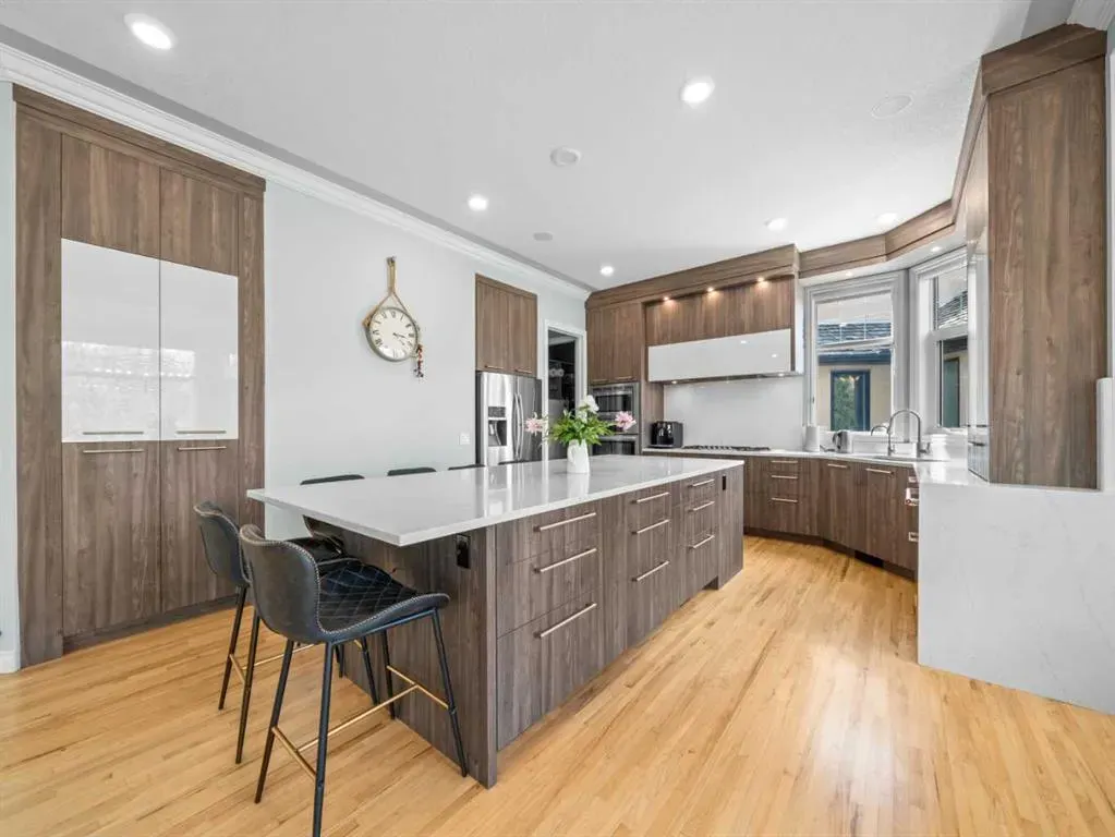 210 Evergreen Mews SW