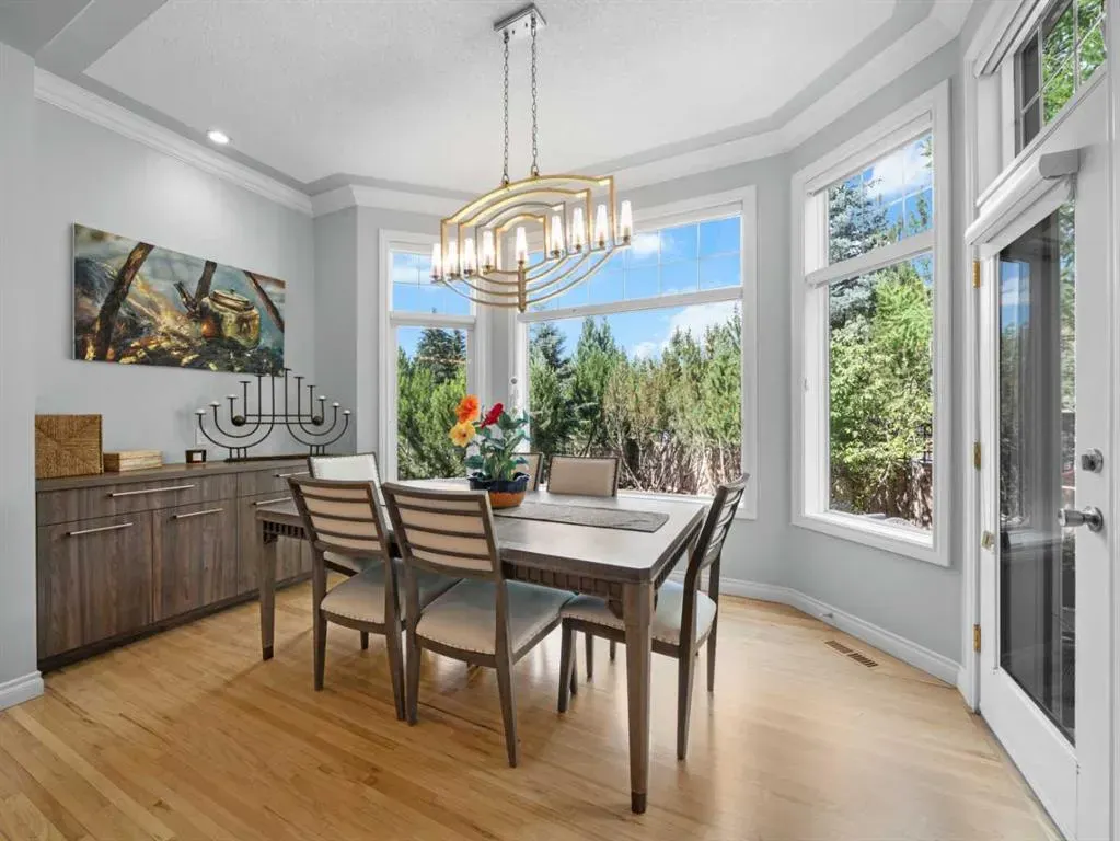 210 Evergreen Mews SW