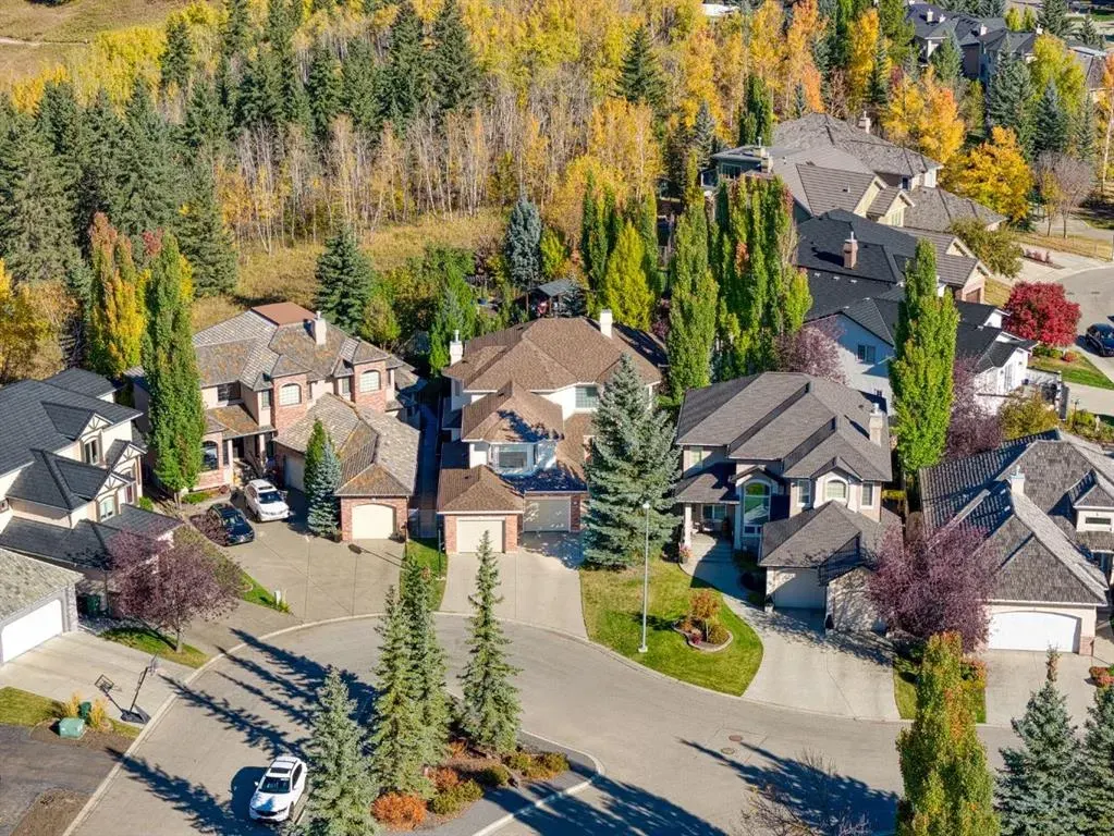 210 Evergreen Mews SW