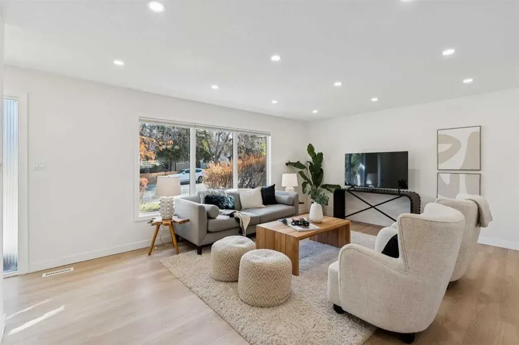 9607 Oakhill Drive SW