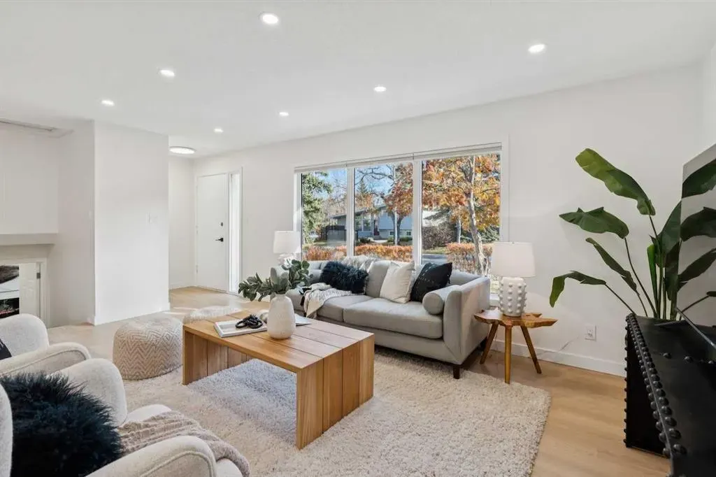 9607 Oakhill Drive SW