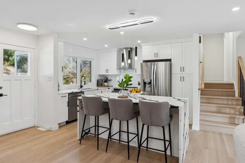 9607 Oakhill Drive SW