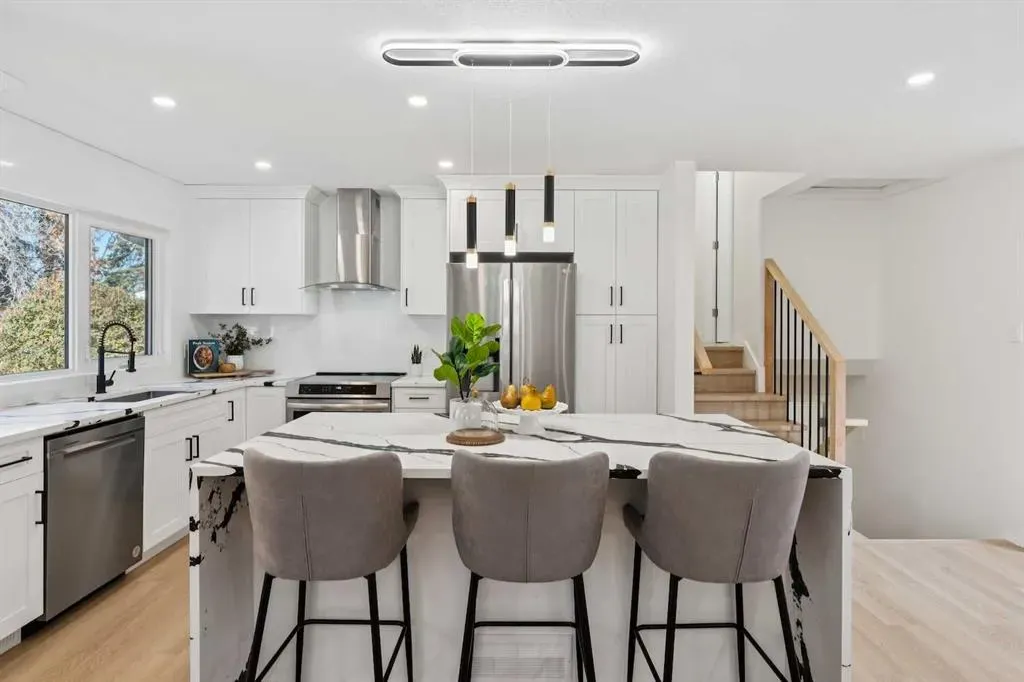 9607 Oakhill Drive SW