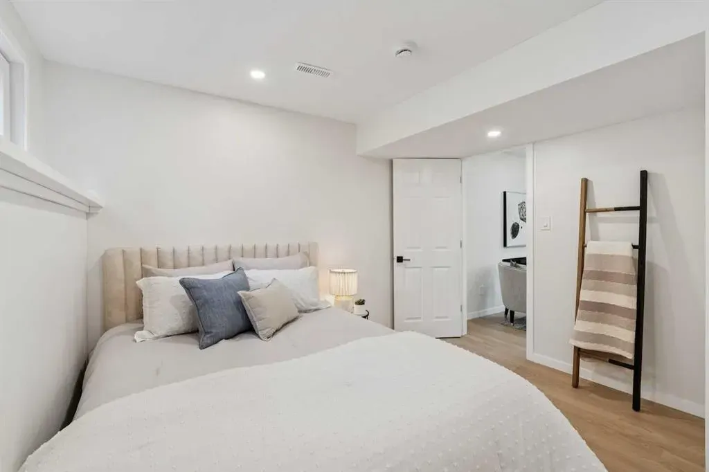 9607 Oakhill Drive SW