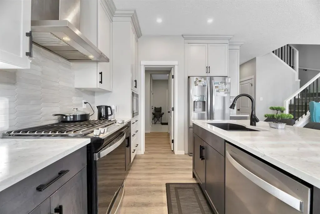 15 Creekside Grove SW