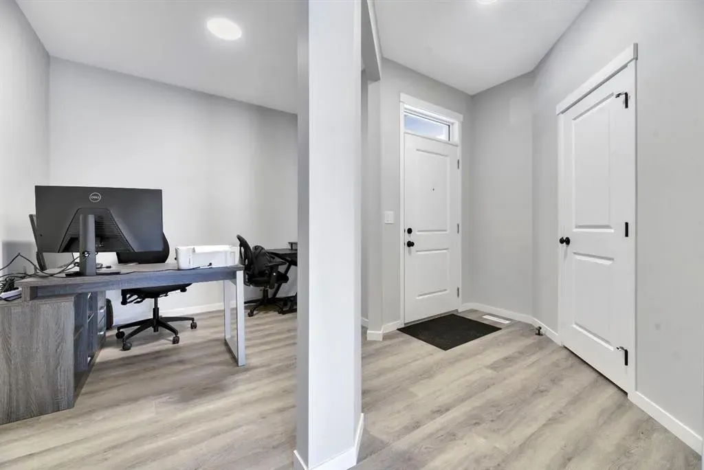 15 Creekside Grove SW