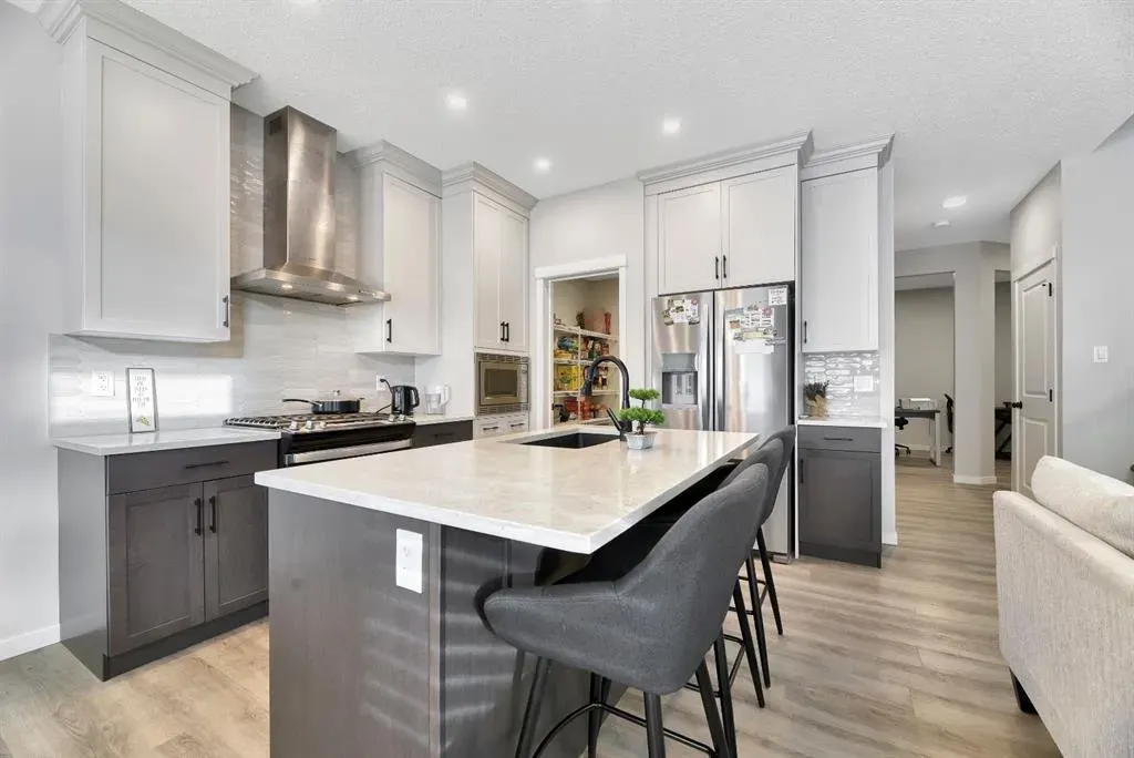 15 Creekside Grove SW