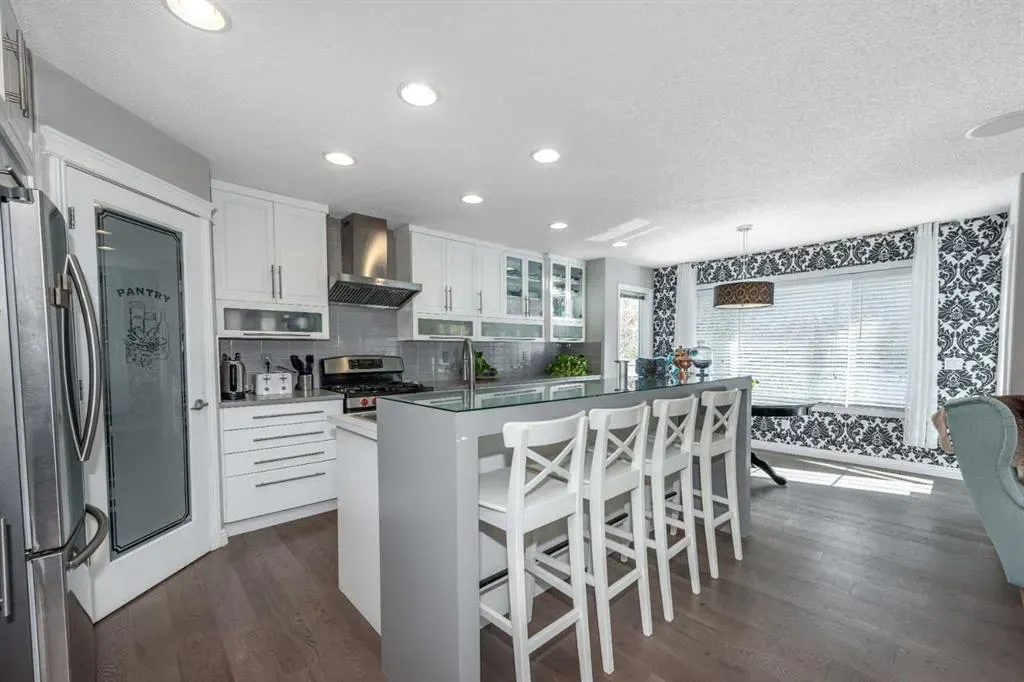 190 Everstone Drive SW