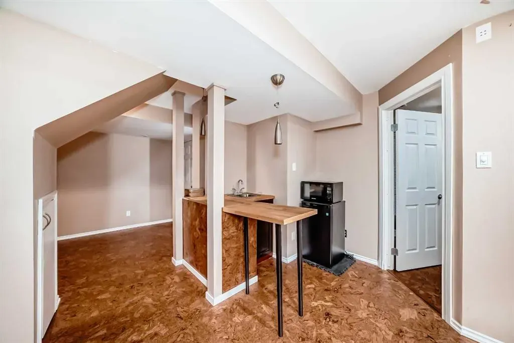 238 Bridleridge Way SW