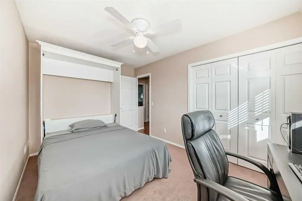 238 Bridleridge Way SW