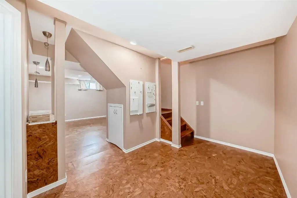 238 Bridleridge Way SW