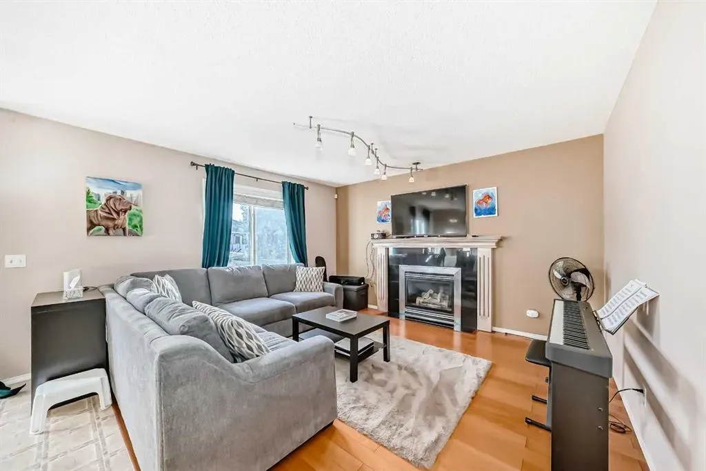 238 Bridleridge Way SW