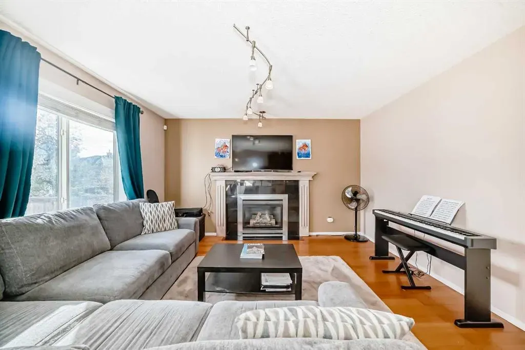 238 Bridleridge Way SW