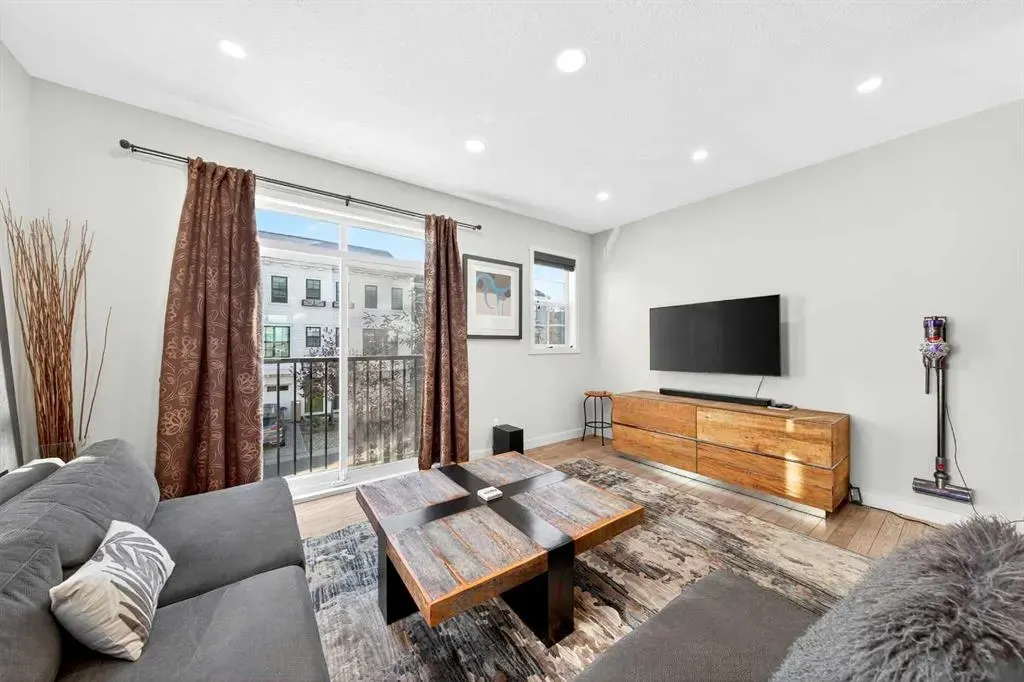 503 Nolanfield Villas NW