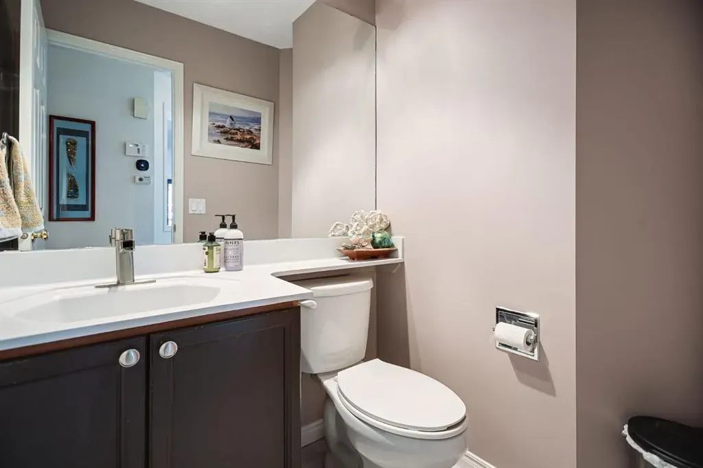 18 Westridge Crescent