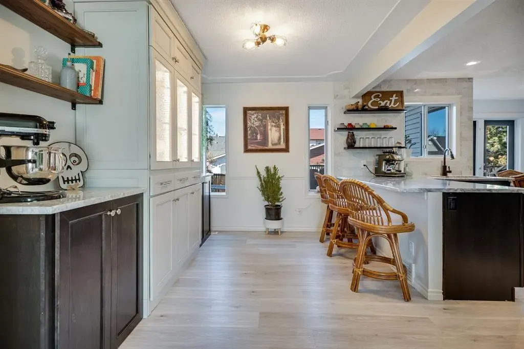 18 Westridge Crescent