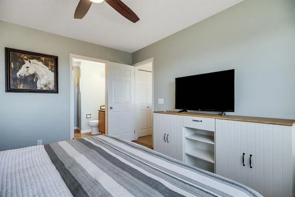 18 Westridge Crescent