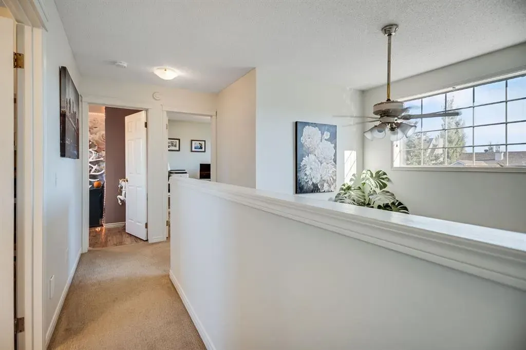 18 Westridge Crescent