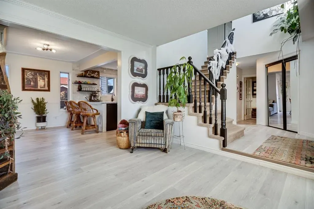 18 Westridge Crescent