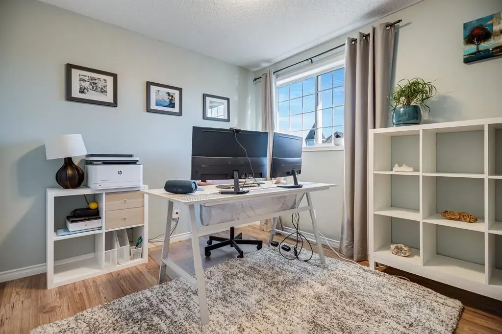 18 Westridge Crescent