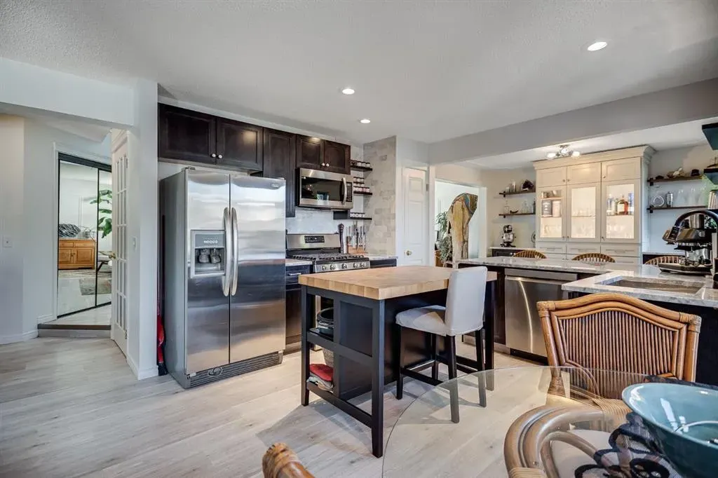 18 Westridge Crescent