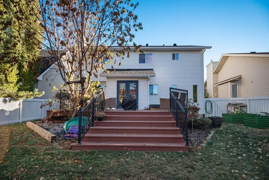 18 Westridge Crescent