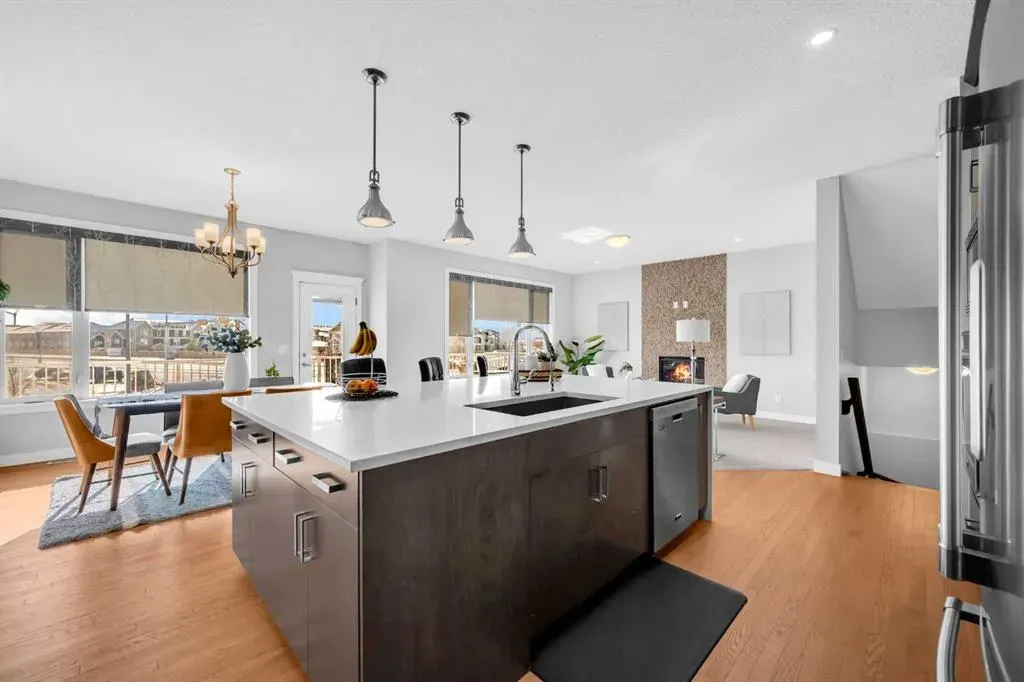 660 Reynolds Crescent SW