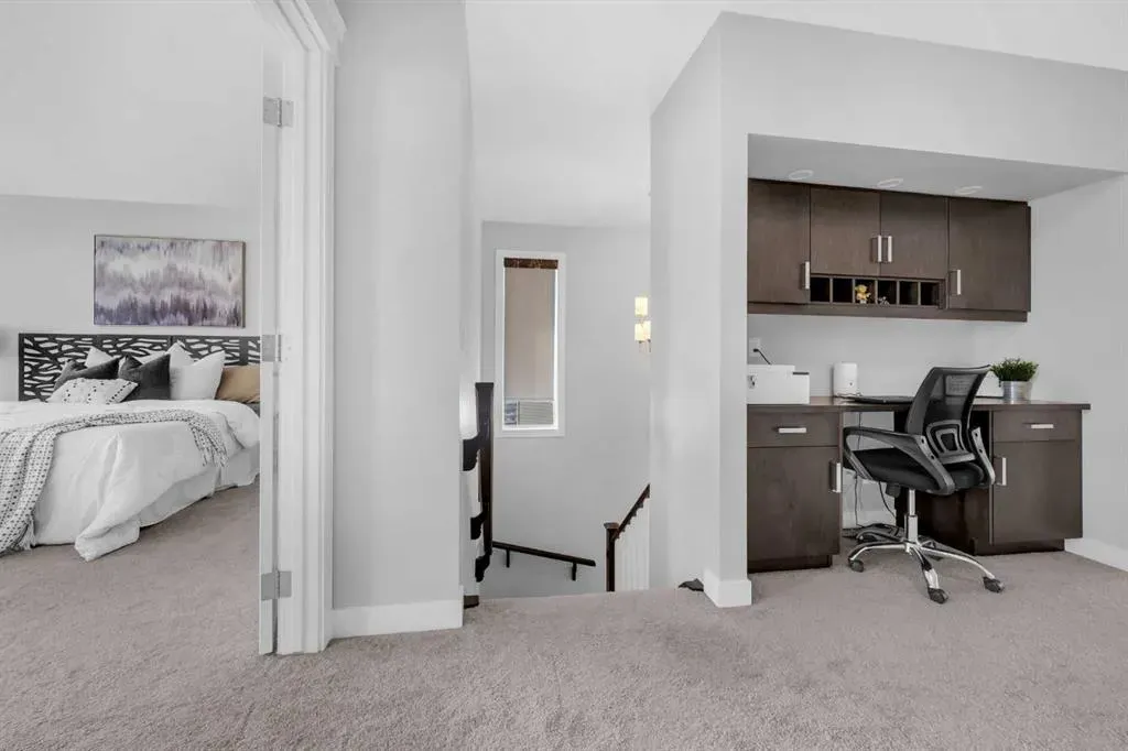 660 Reynolds Crescent SW