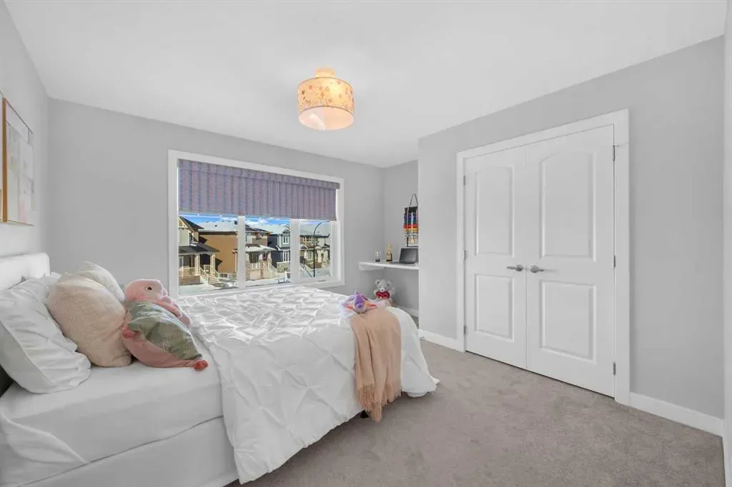 660 Reynolds Crescent SW