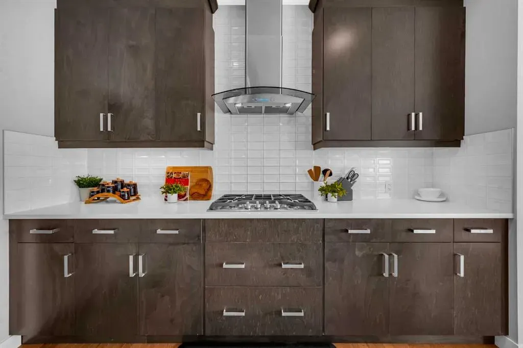 660 Reynolds Crescent SW