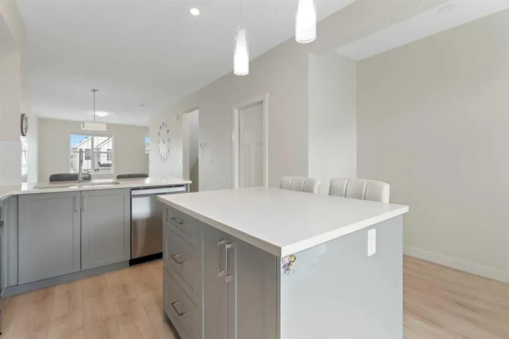 240 Copperleaf Way SE