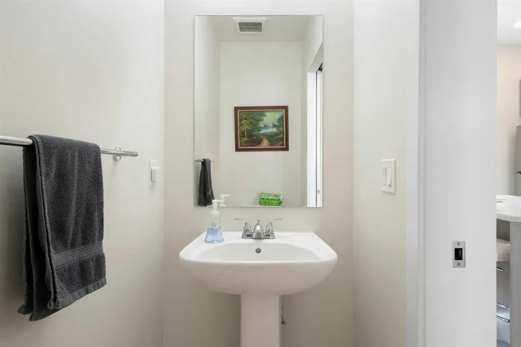 240 Copperleaf Way SE