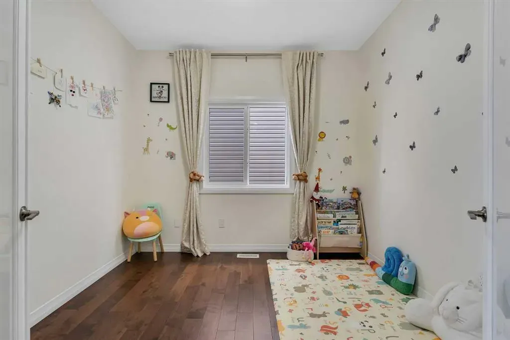 838 Edgefield Street