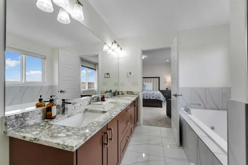 838 Edgefield Street