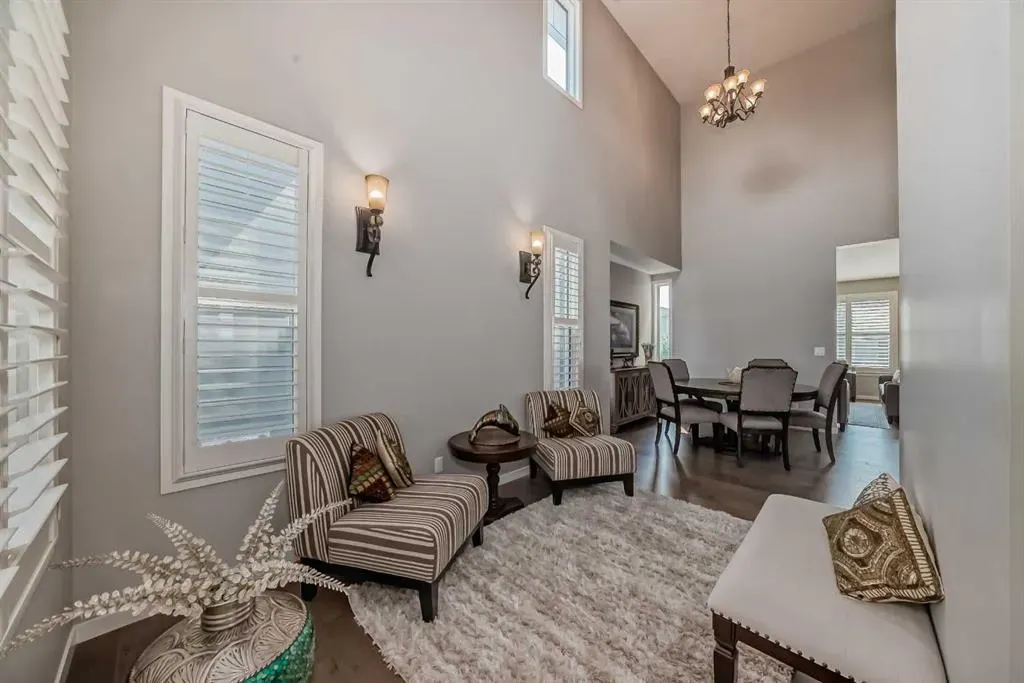 226 West Grove Point SW