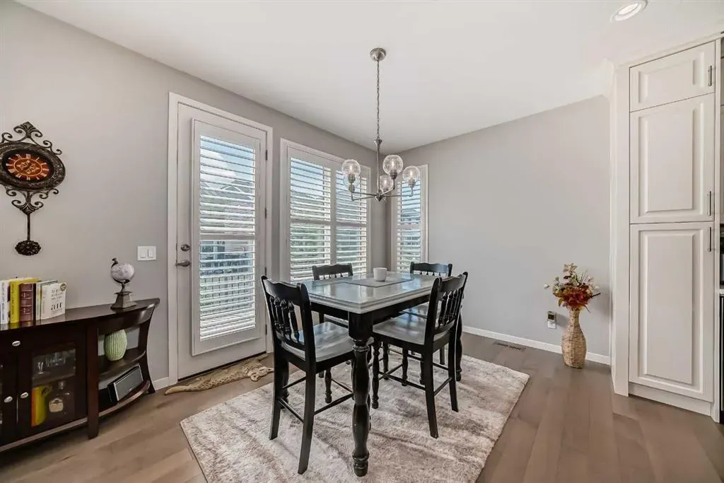 226 West Grove Point SW