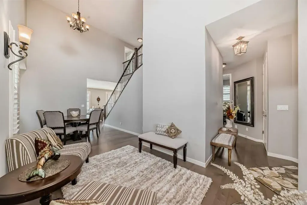 226 West Grove Point SW