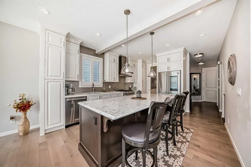 226 West Grove Point SW