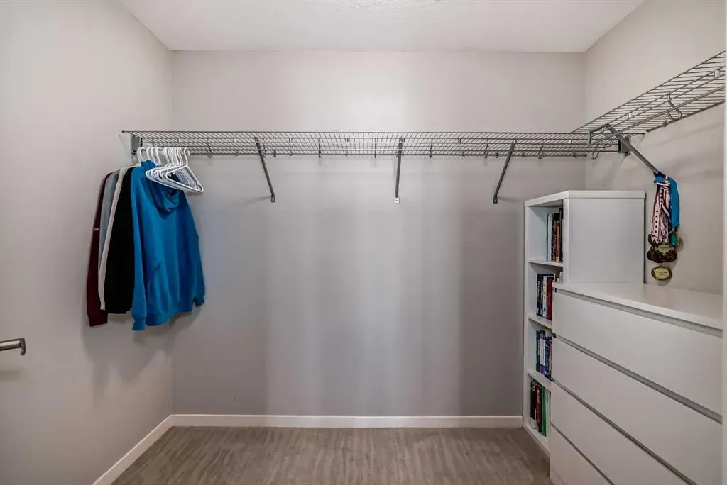 226 West Grove Point SW