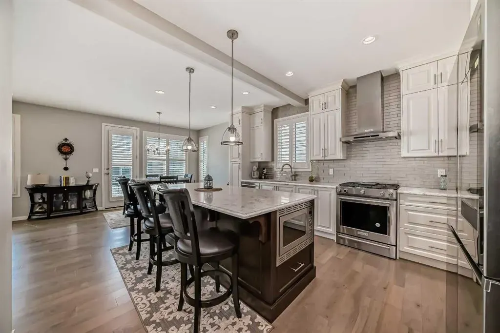 226 West Grove Point SW