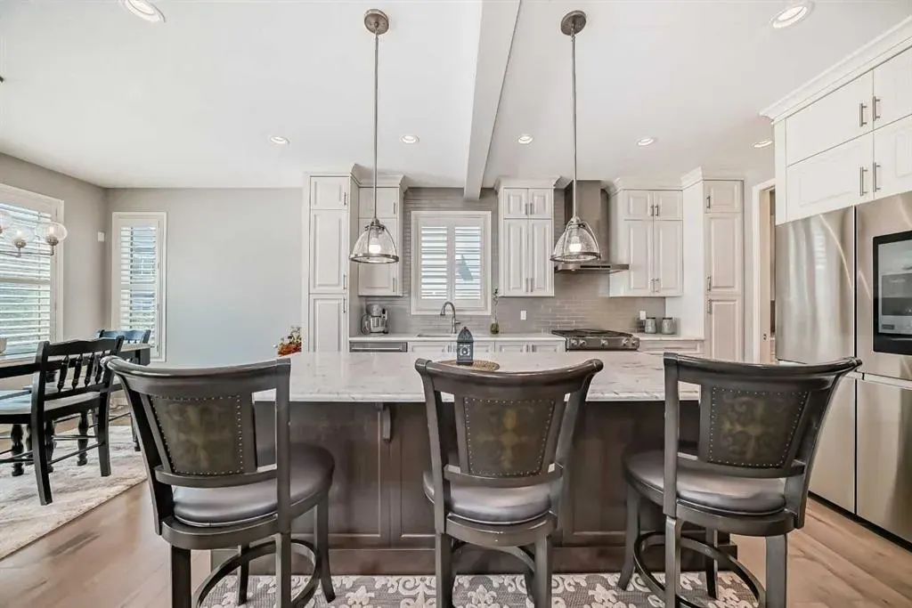 226 West Grove Point SW