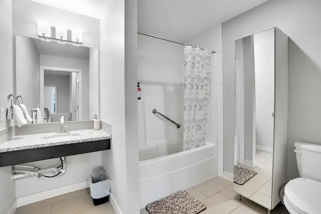 3 Taracove Estate Drive NE, #102