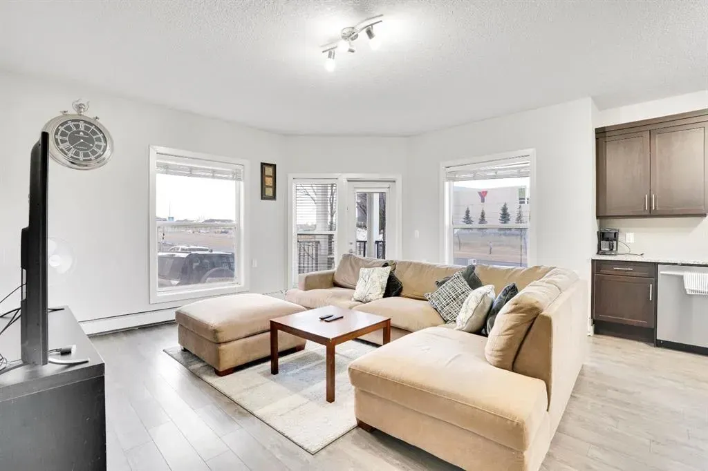 3 Taracove Estate Drive NE, #102