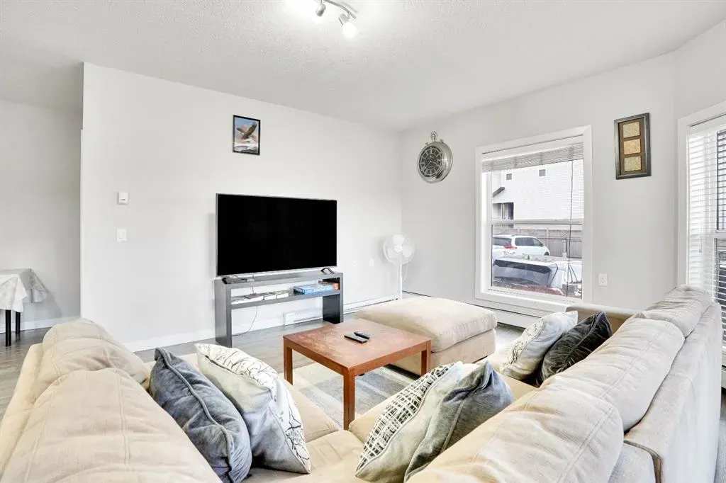 3 Taracove Estate Drive NE, #102