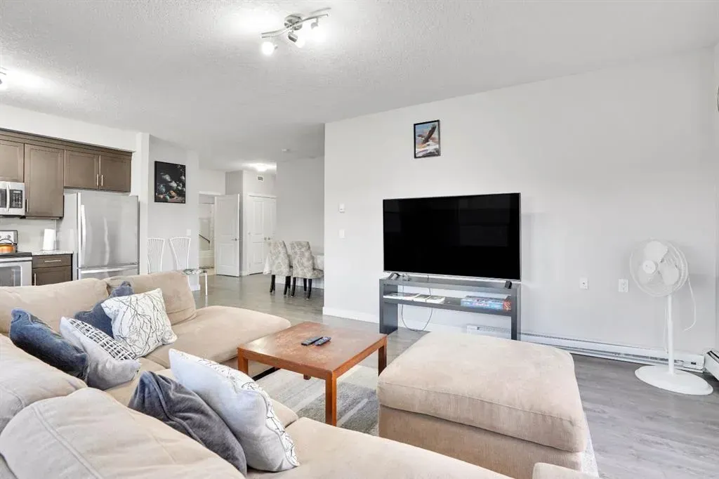 3 Taracove Estate Drive NE, #102