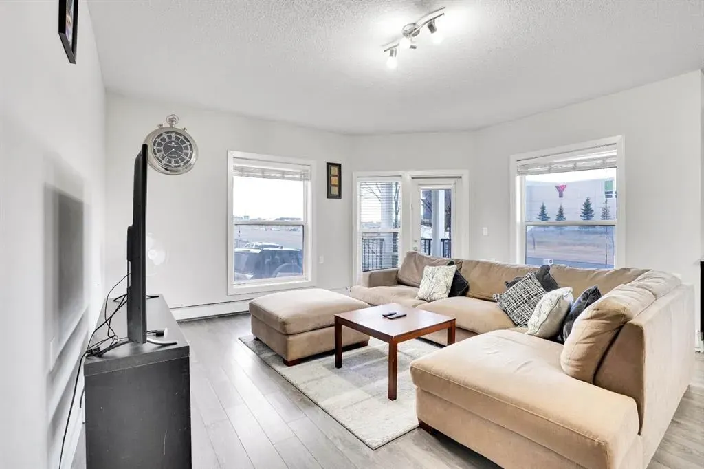 3 Taracove Estate Drive NE, #102