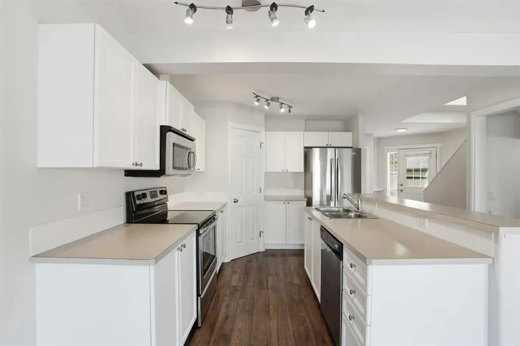 31 Citadel Estates Manor NW