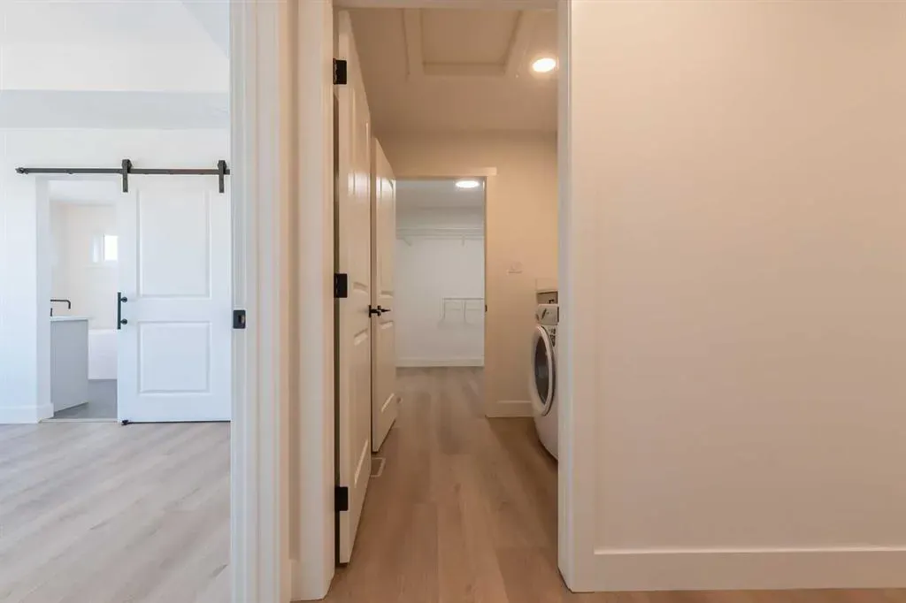 541 Riverhills Way W