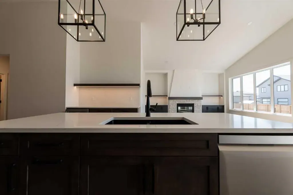 541 Riverhills Way W