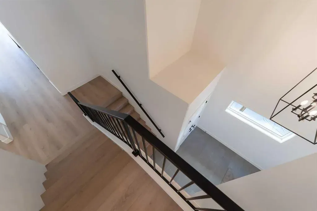 541 Riverhills Way W